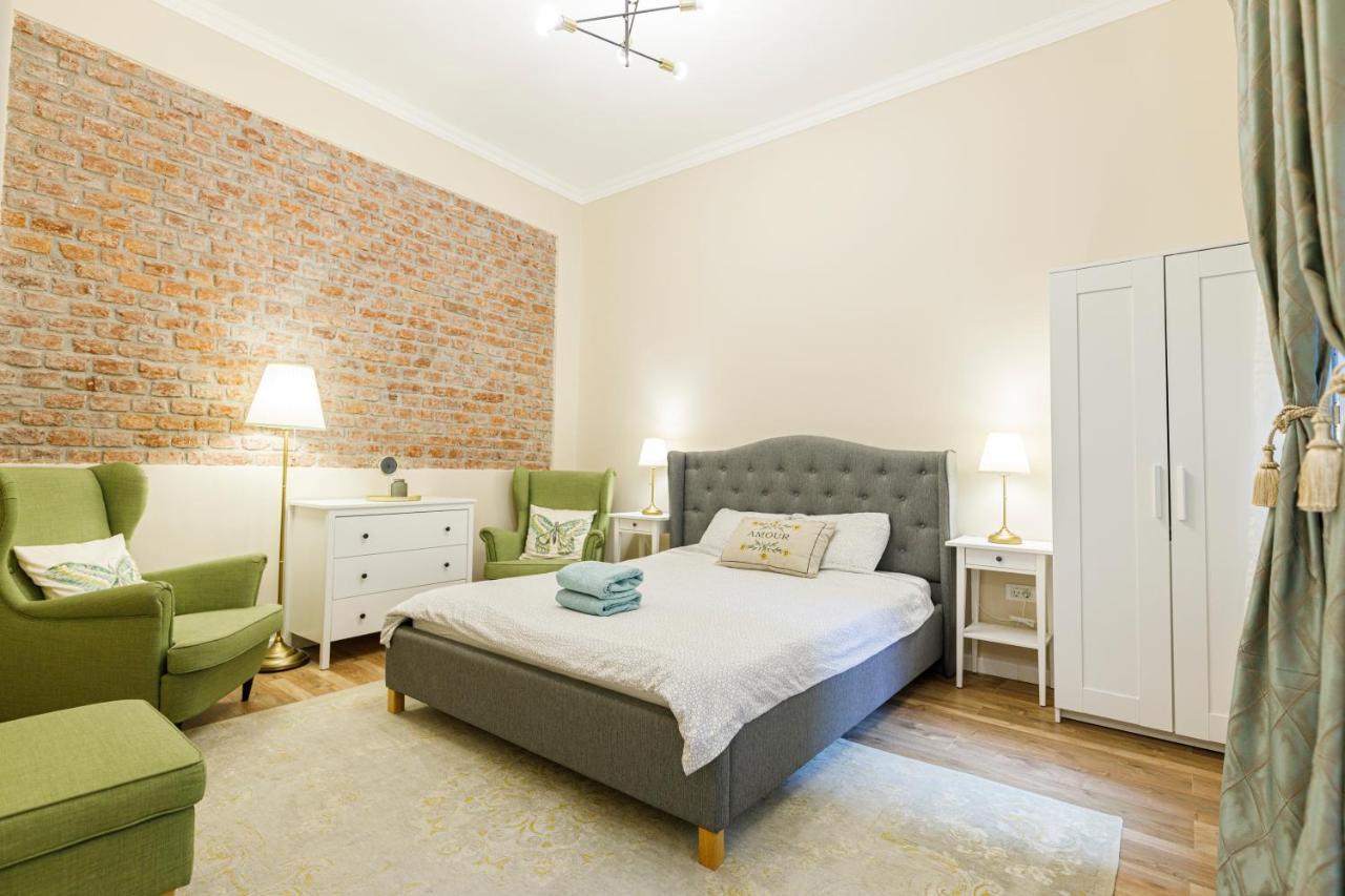 Beautiful Apartment In Heart Of Historical Center 蒂米什瓦拉 外观 照片