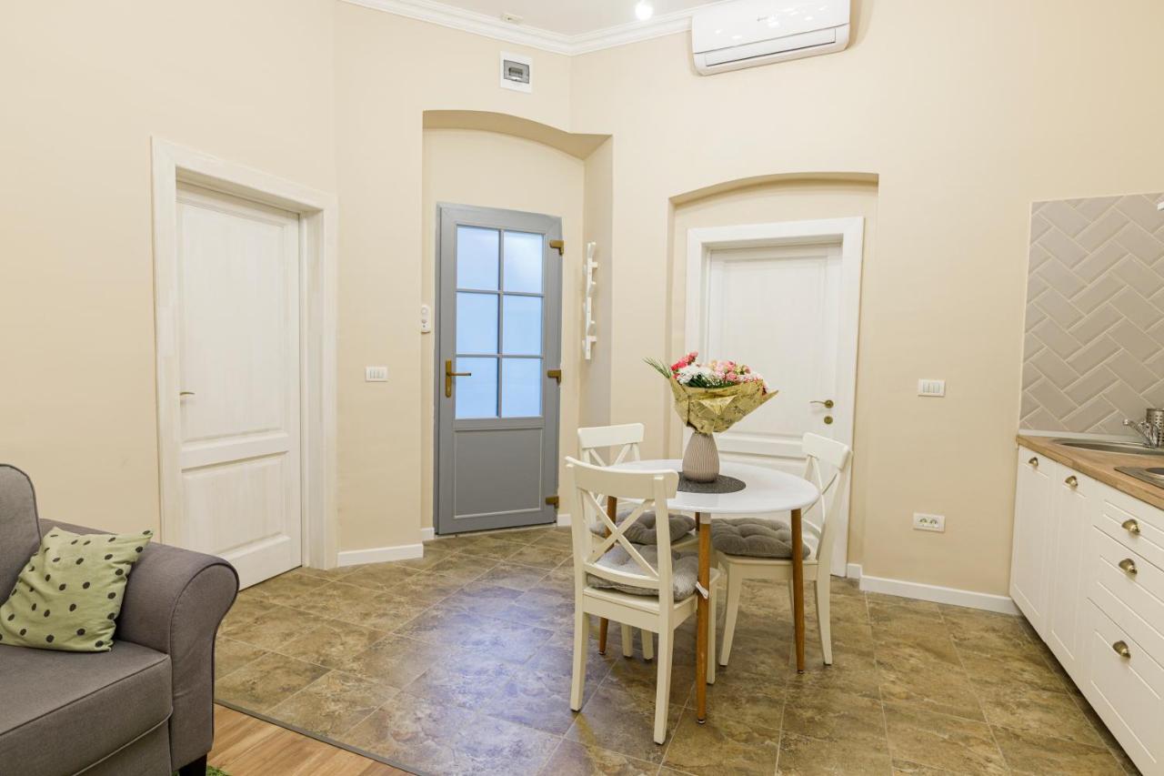 Beautiful Apartment In Heart Of Historical Center 蒂米什瓦拉 外观 照片